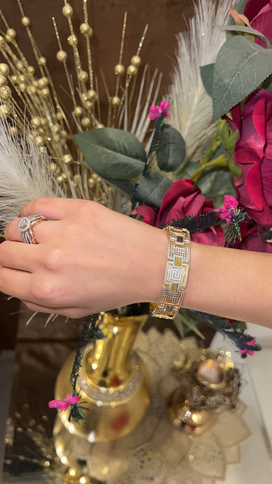 Divine Gleam Bangle