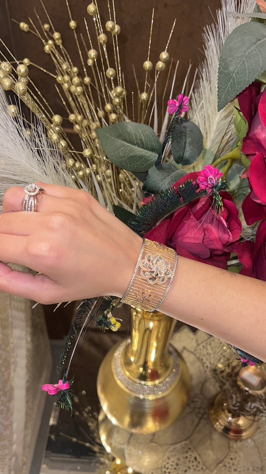 Dazzle Curve Bangle