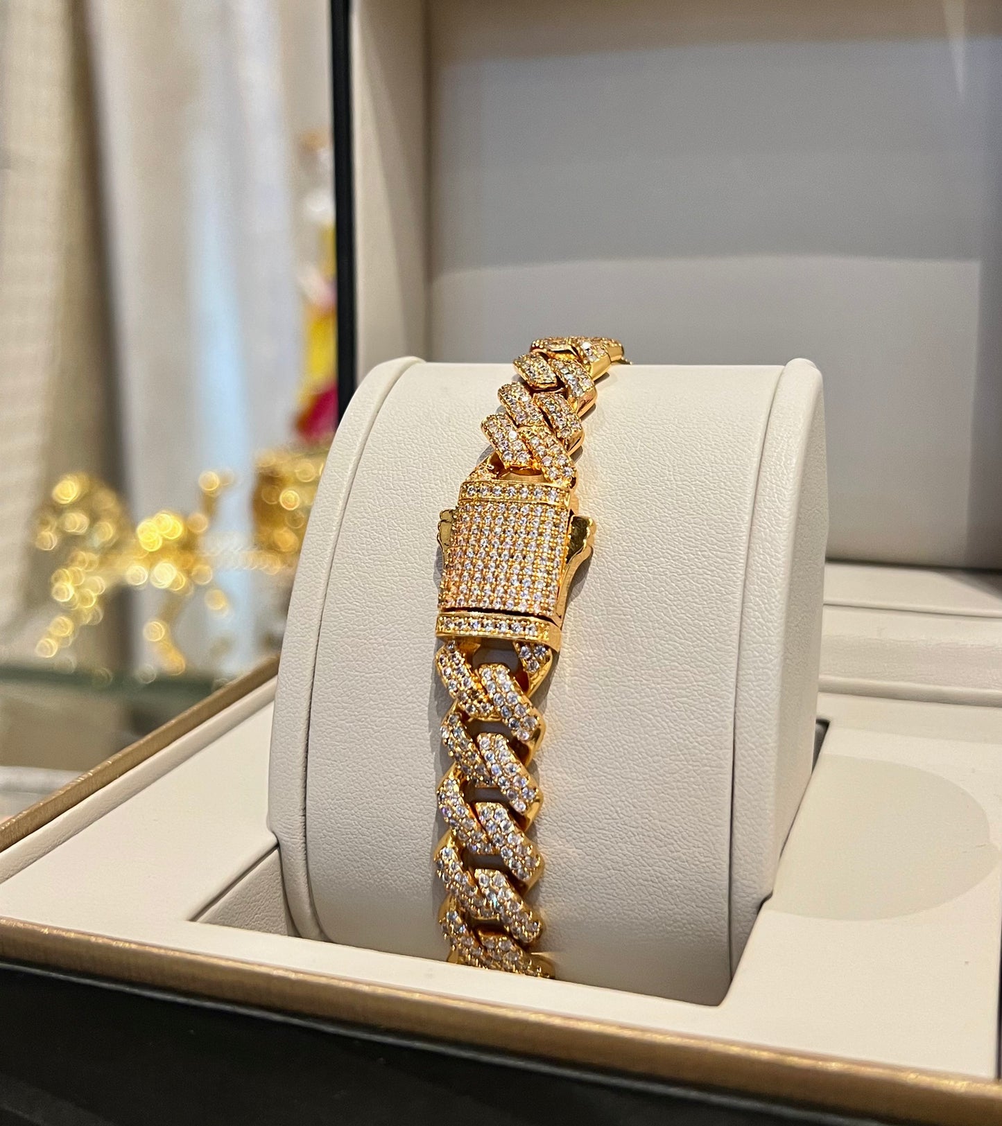 Gemonte Golden Bracelet